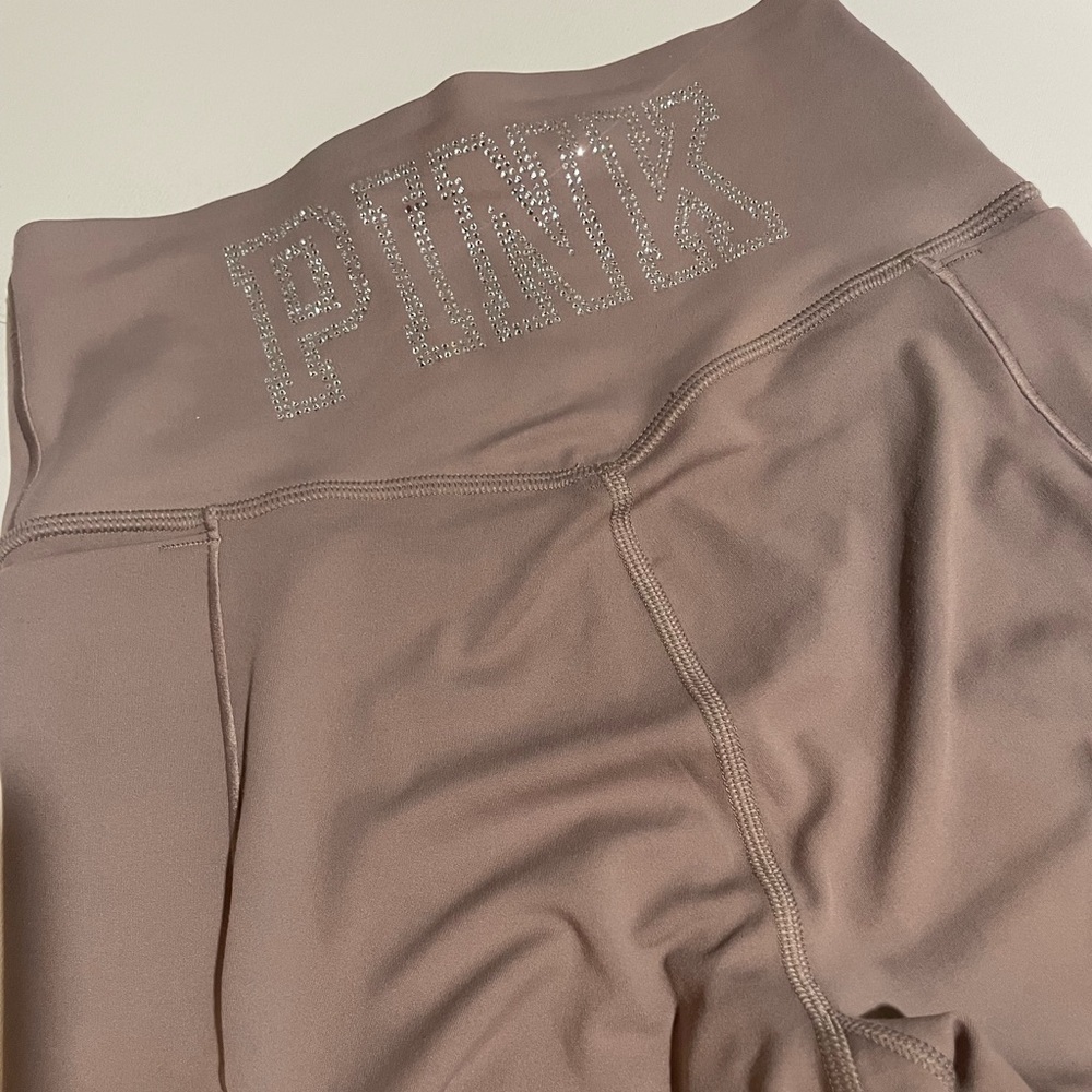 Women's VS PINK Yoga Leggings Side Pockets Logo Back - Picture 7 of 10